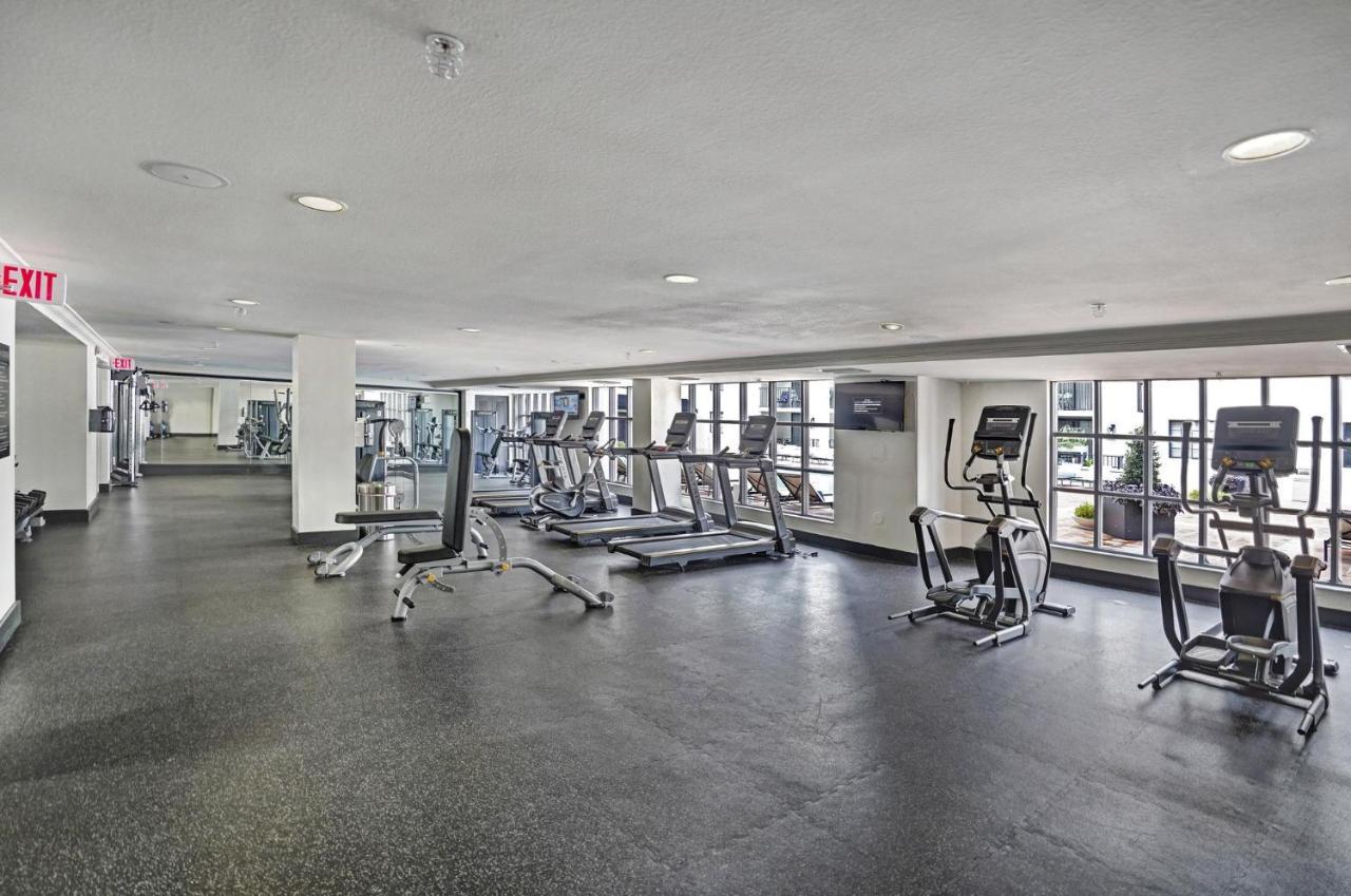 Dharma Home Suites Coral Gables At Gables Grand Plaza Маямі Екстер'єр фото