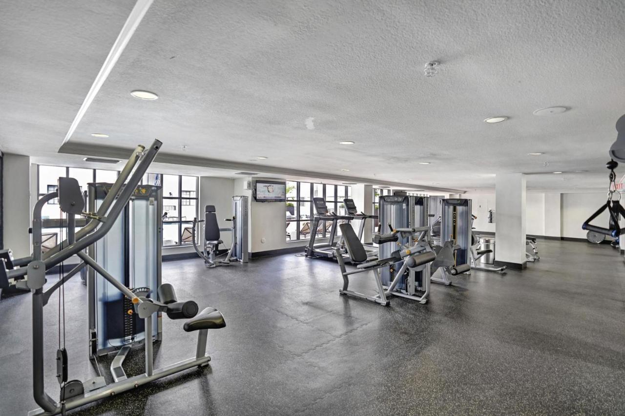 Dharma Home Suites Coral Gables At Gables Grand Plaza Маямі Екстер'єр фото