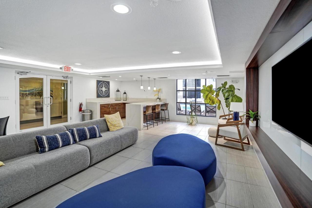 Dharma Home Suites Coral Gables At Gables Grand Plaza Маямі Екстер'єр фото
