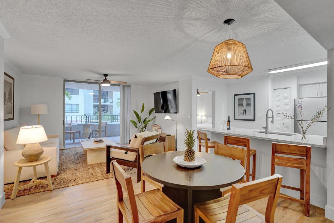 Dharma Home Suites Coral Gables At Gables Grand Plaza Маямі Номер фото