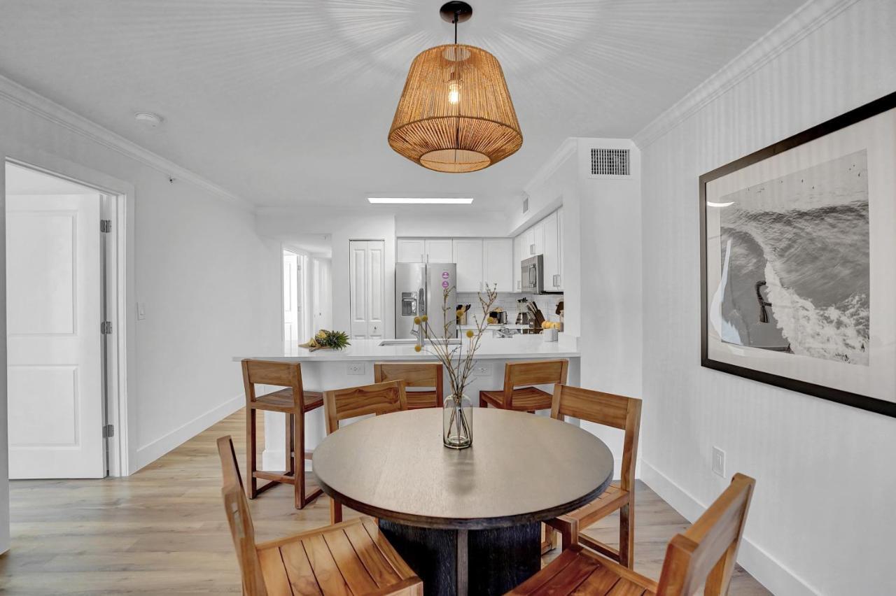 Dharma Home Suites Coral Gables At Gables Grand Plaza Маямі Екстер'єр фото