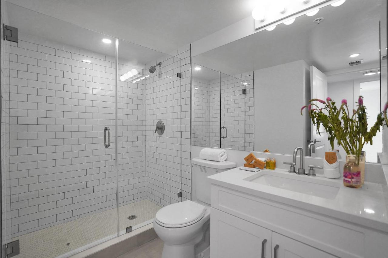 Dharma Home Suites Coral Gables At Gables Grand Plaza Маямі Екстер'єр фото