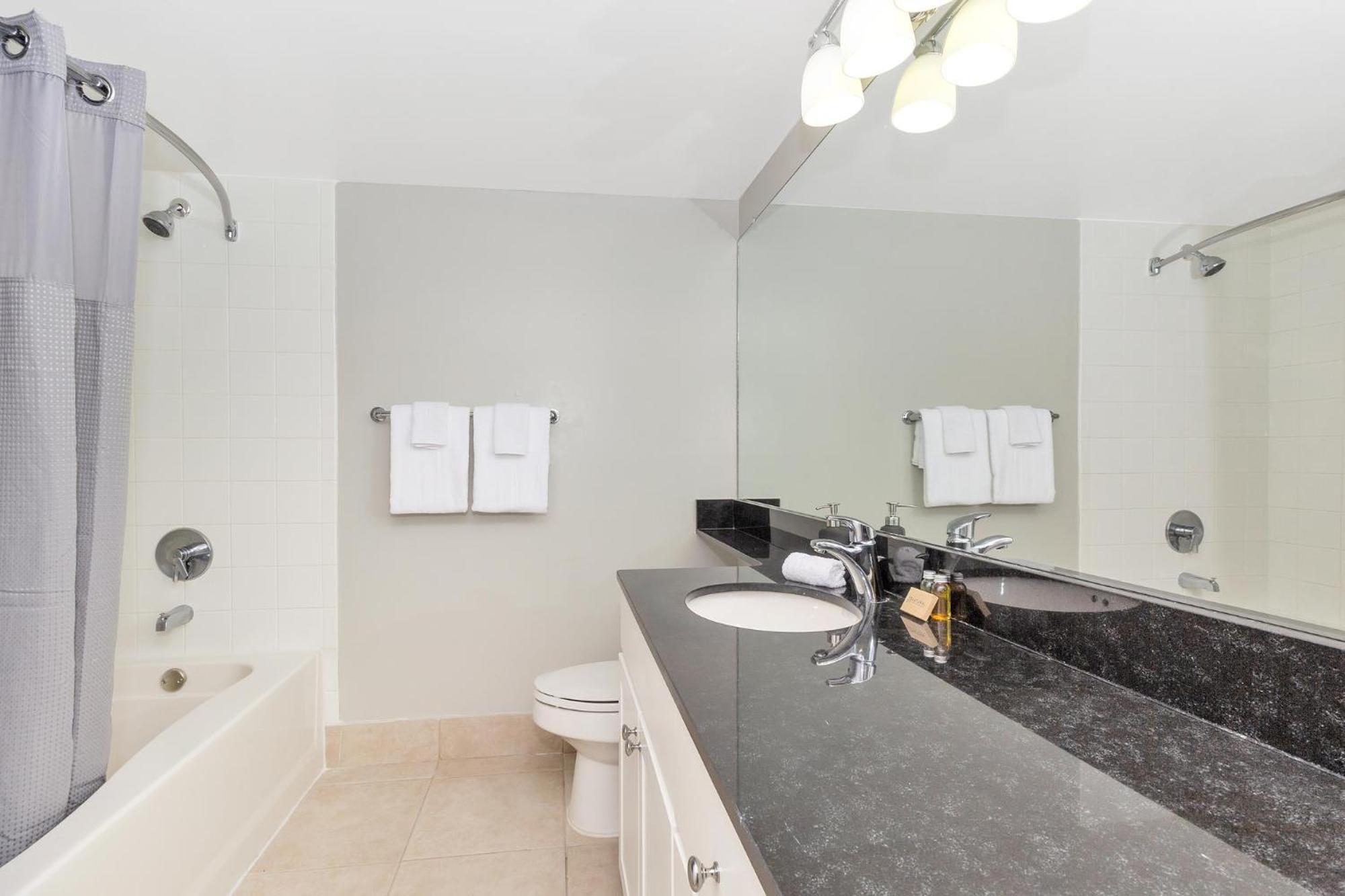 Dharma Home Suites Coral Gables At Gables Grand Plaza Маямі Номер фото