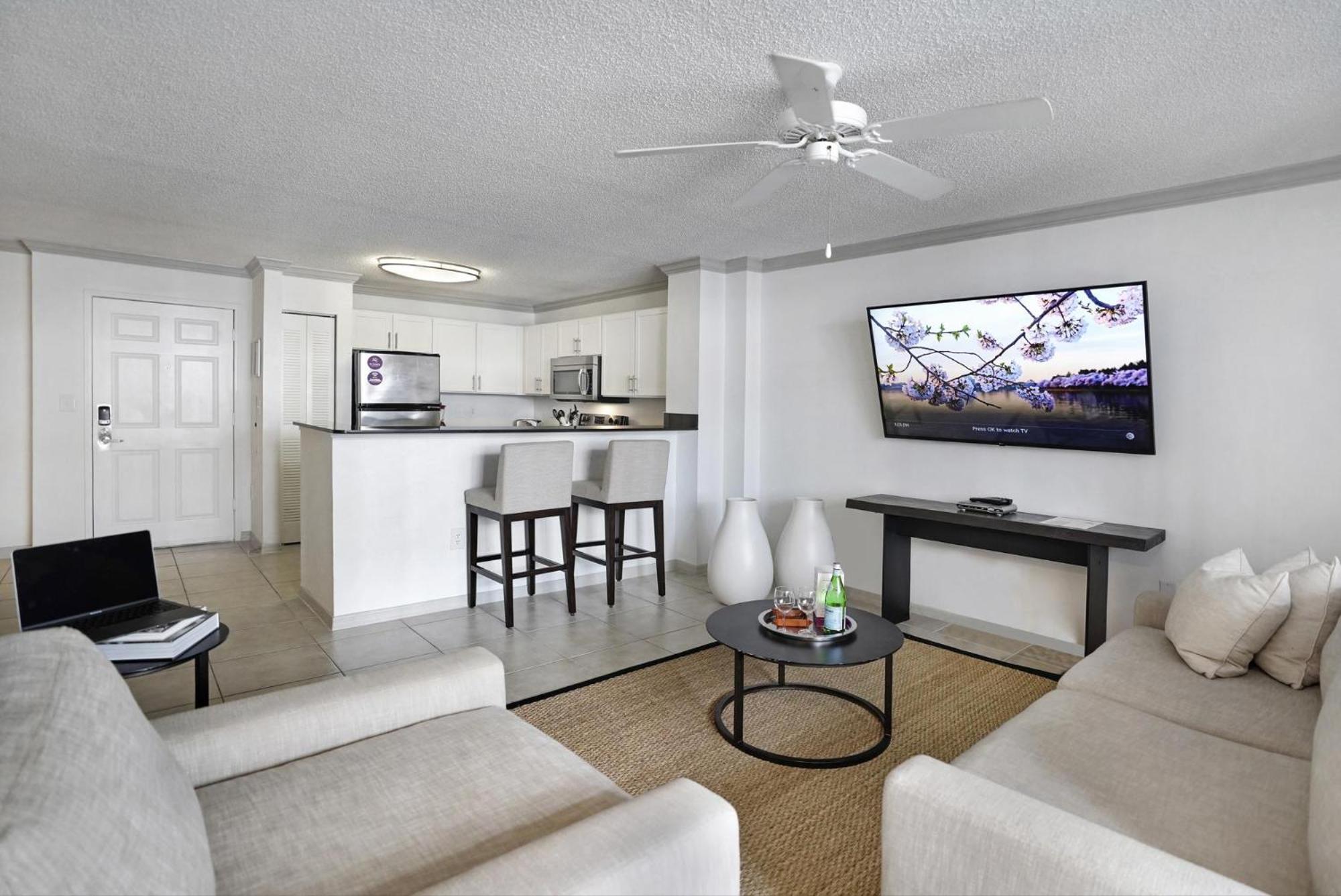 Dharma Home Suites Coral Gables At Gables Grand Plaza Маямі Номер фото