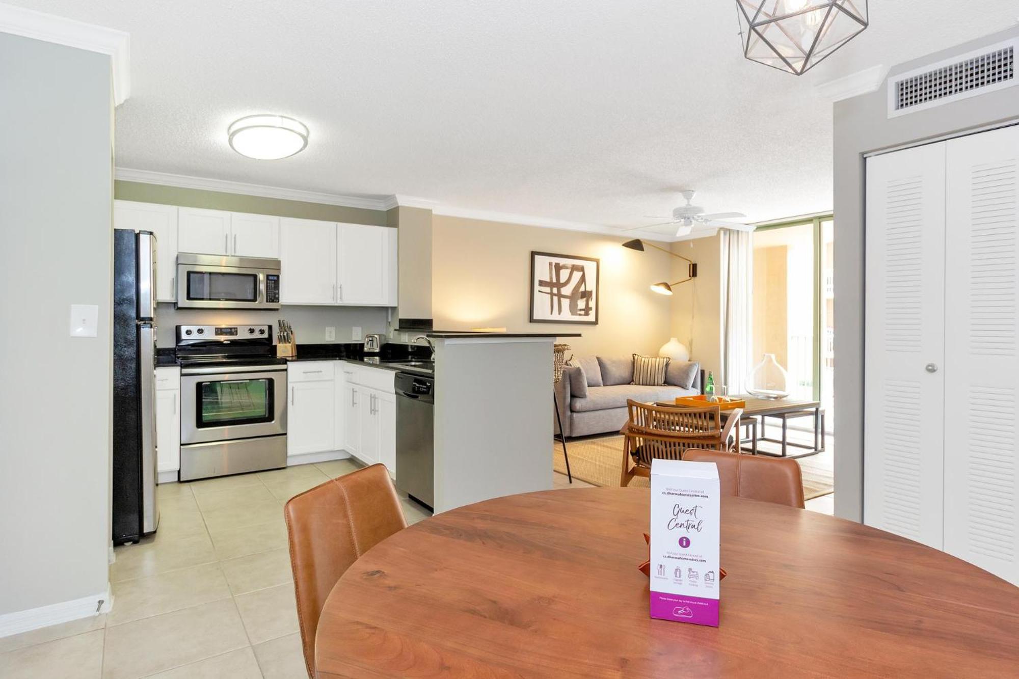 Dharma Home Suites Coral Gables At Gables Grand Plaza Маямі Номер фото