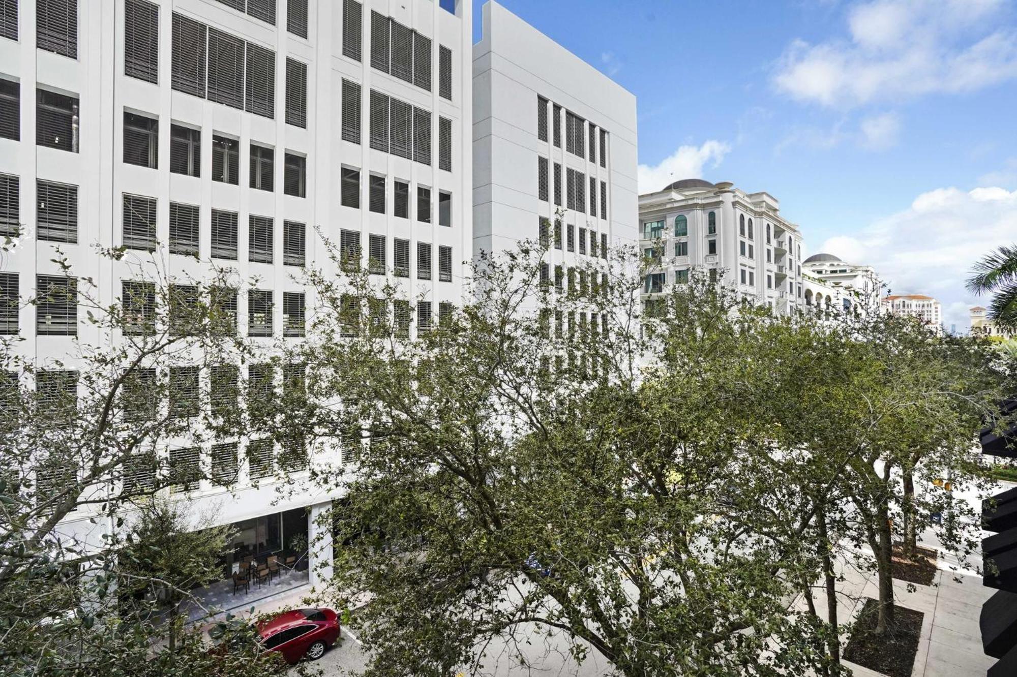 Dharma Home Suites Coral Gables At Gables Grand Plaza Маямі Номер фото