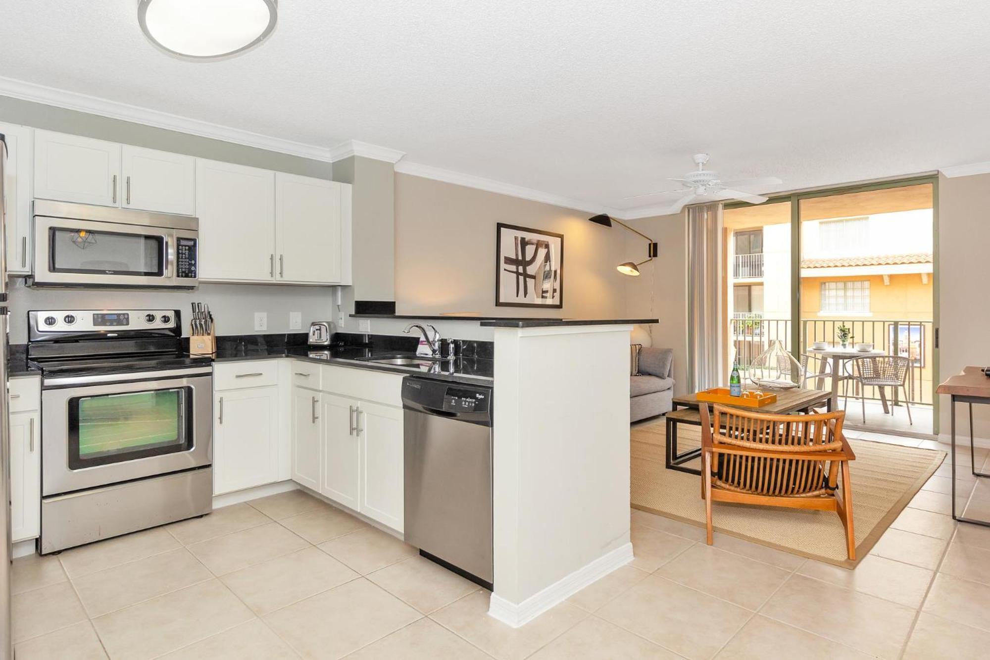 Dharma Home Suites Coral Gables At Gables Grand Plaza Маямі Номер фото