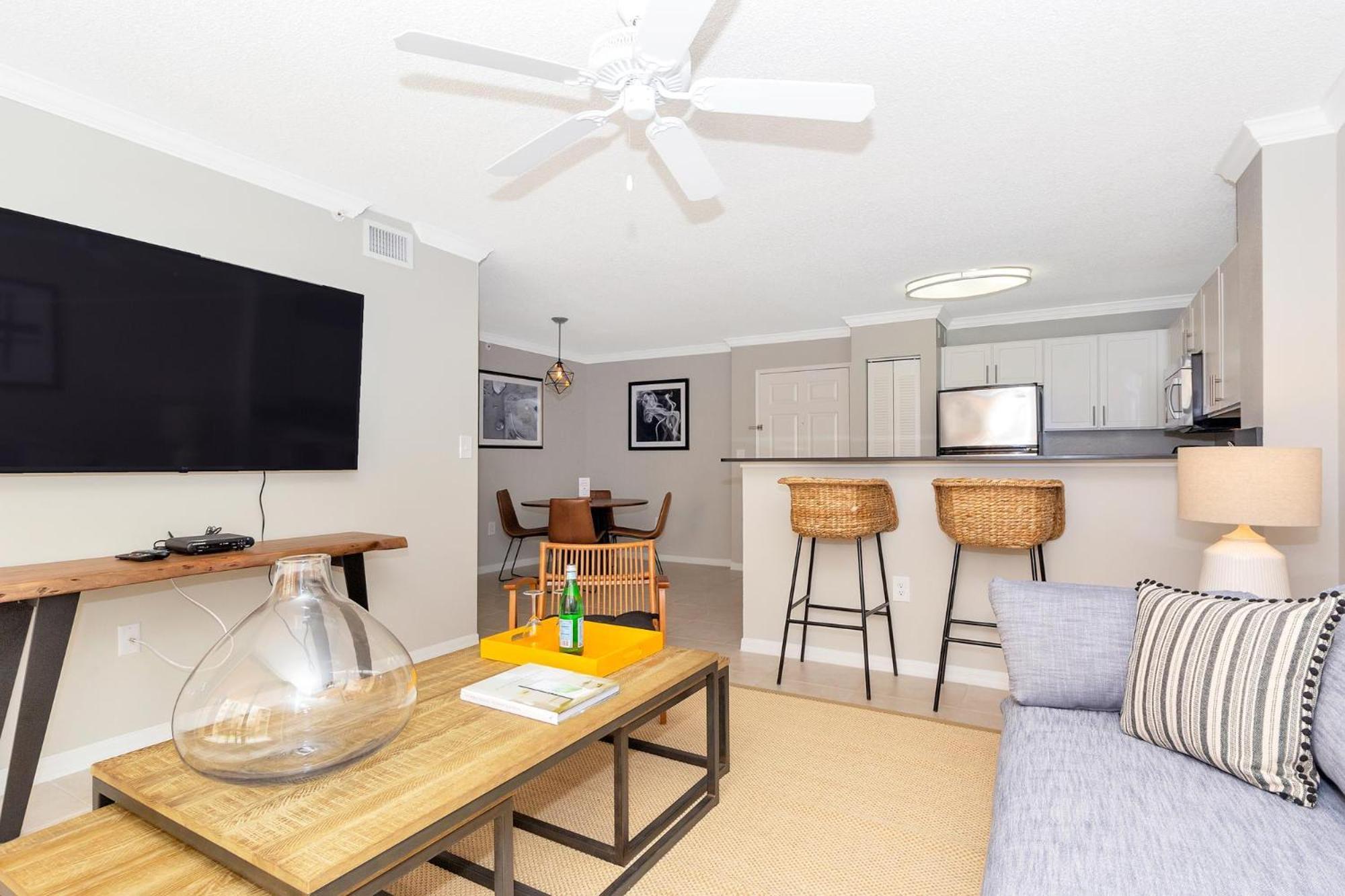 Dharma Home Suites Coral Gables At Gables Grand Plaza Маямі Номер фото